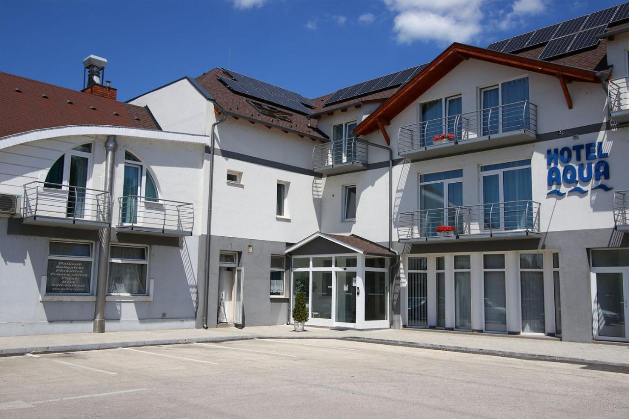 Hotel Aqua Komárom Exteriör bild